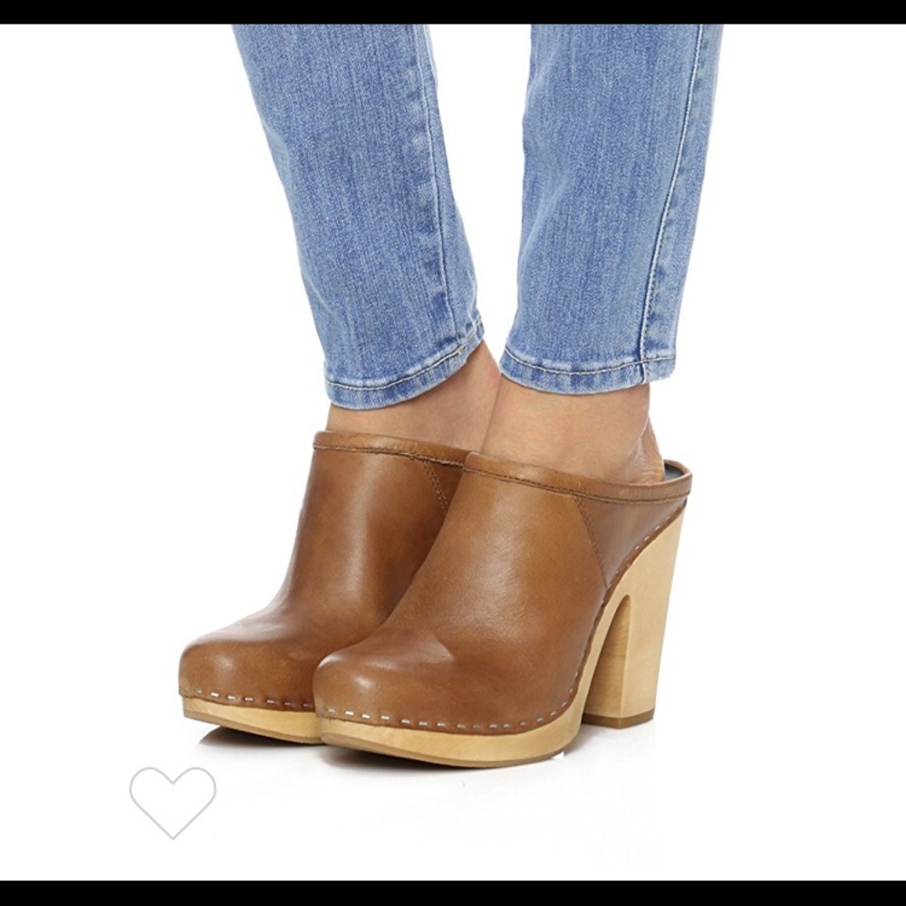 BRAND NEW Dolce Vita Ackley Clogs